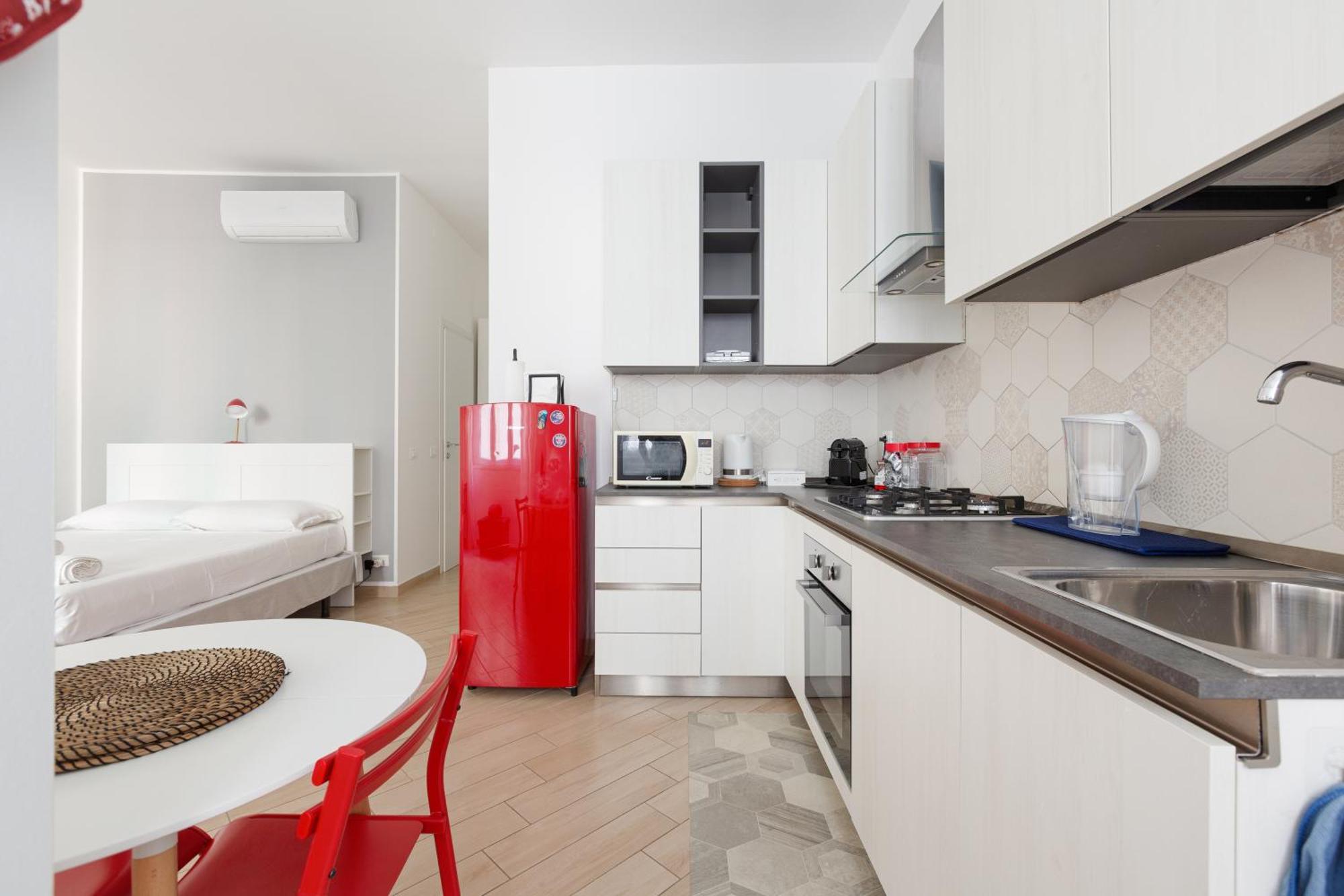 Savona Area Bright X3 * Milan